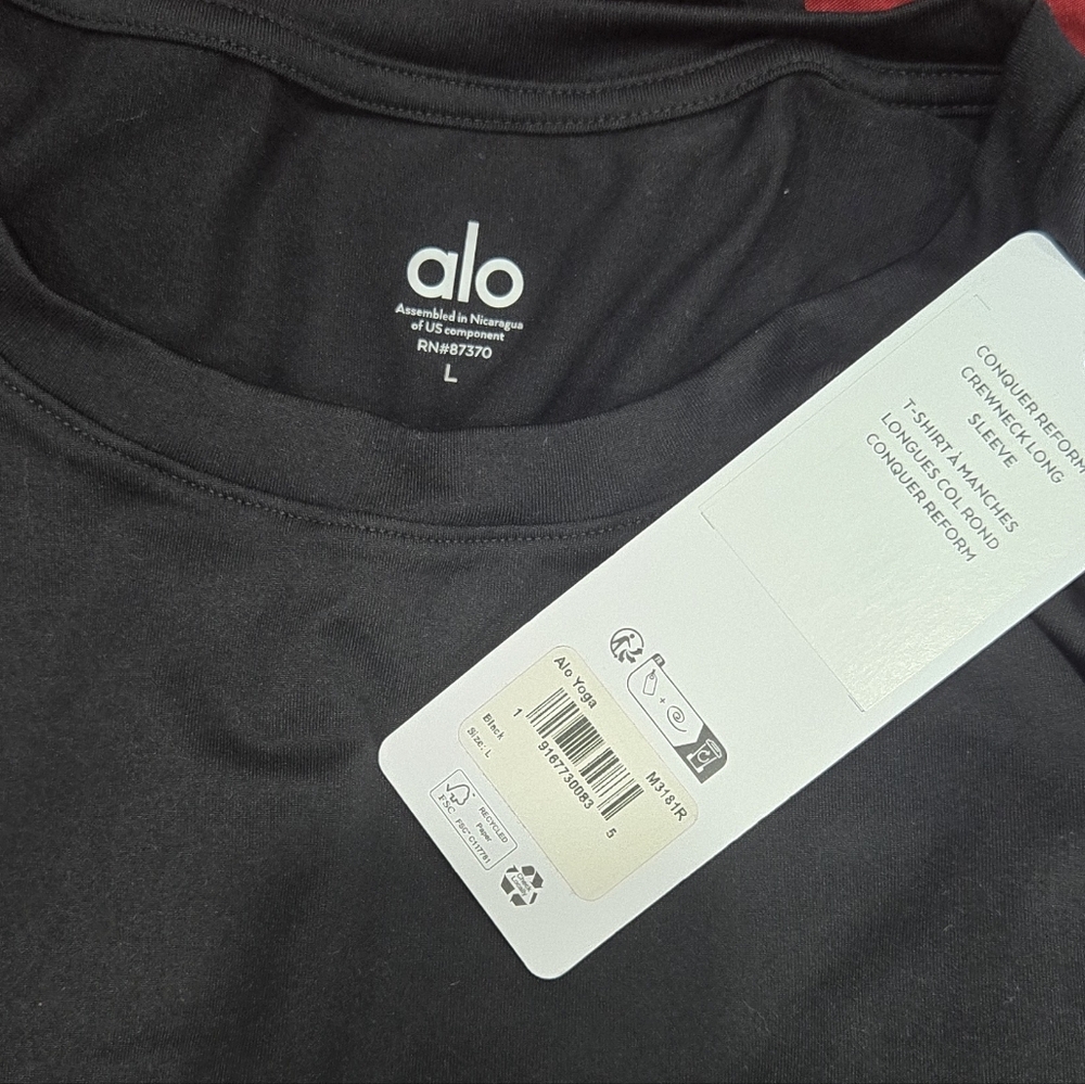 ALO Yoga Men's Long Sleeve Black Tee